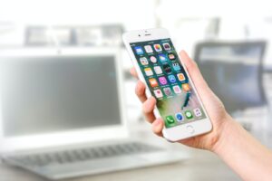 Reklama narracyjna: jak opowiadać historie za pomocą reklam?