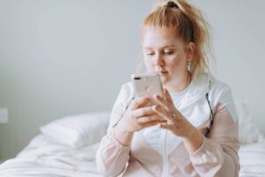 Reklama programowa: jak wykorzystać technologie RTB w planowaniu kampanii?
