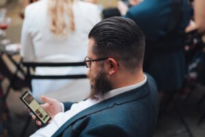 Reklama w branży muzycznej: jak promować artystów i koncerty?